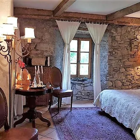 Domaine De Lara Bed & Breakfast