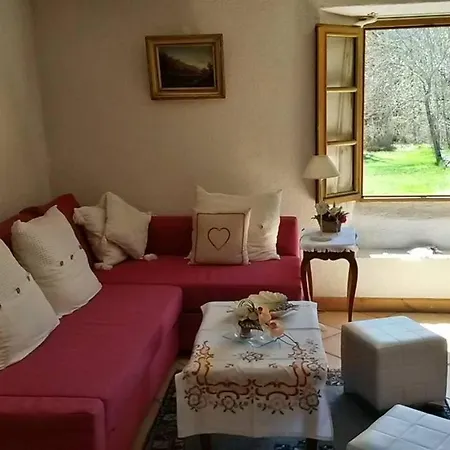 Domaine De Lara Bed & Breakfast